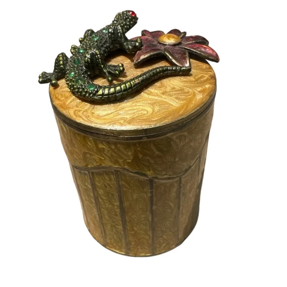 Bombay Co Cloisonné Salamander Lizard Jewelry Trinket Box.